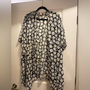 Light weight Kimono with daisy pattern
